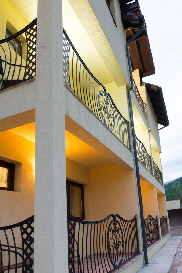 Vila Poienita Caciulata คาลิมาเนช ภายนอก รูปภาพ